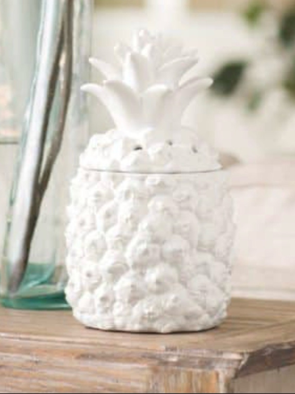 Scentsy White Ceramic Southern Hospitality Pineapple Wax Warmer